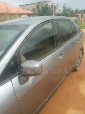 Nissan Versa 2011 Gray