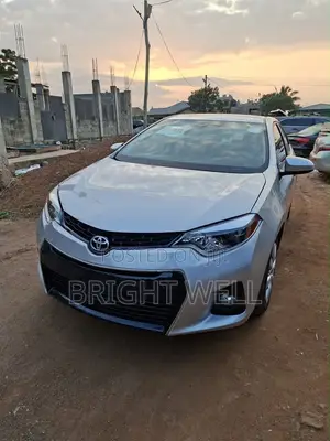 Toyota Corolla LE 4dr Sedan (1.8L 4cyl CVT) 2016 Gray