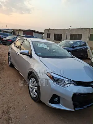 Toyota Corolla LE 4dr Sedan (1.8L 4cyl CVT) 2016 Gray