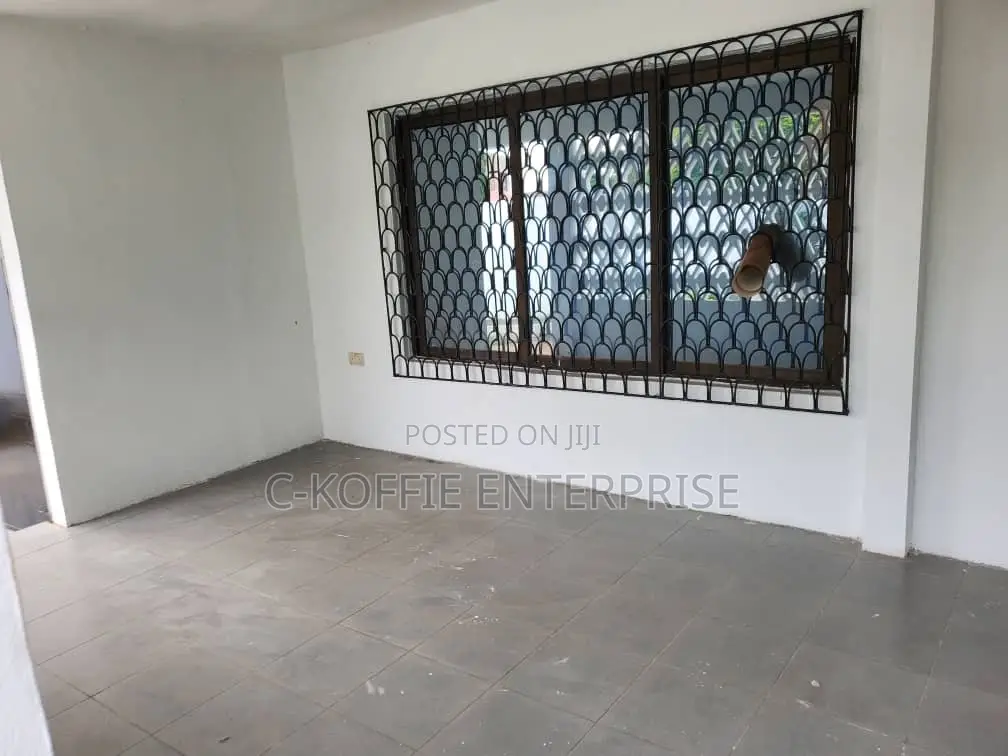4bdrm House in North Kaneshie for rent