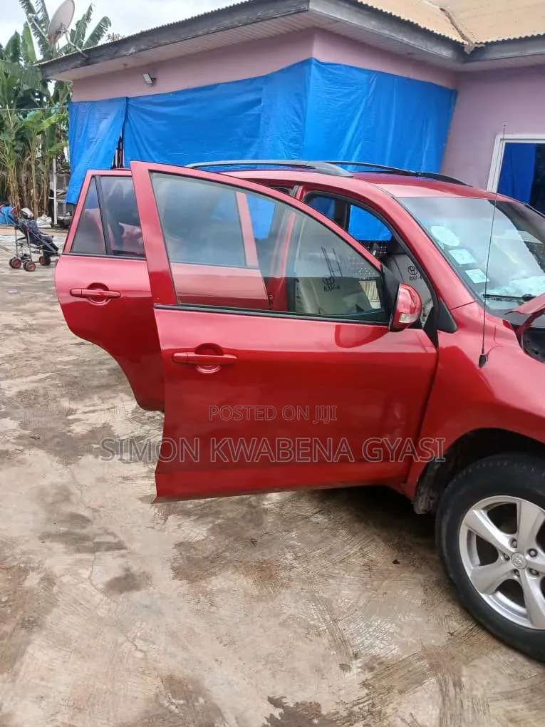 Toyota RAV4 2010 Red