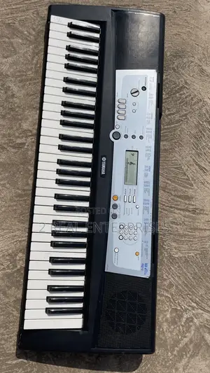 Yamaha YPT-200 Keyboard