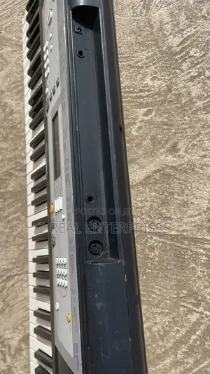 Yamaha YPT-200 Keyboard