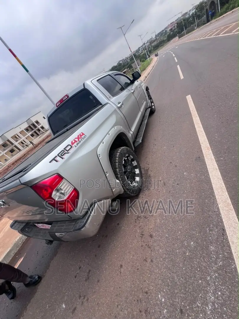 Toyota Tundra 2016 Silver