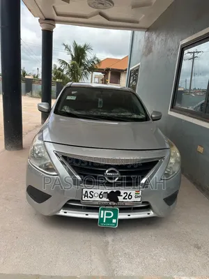Nissan Versa 2017 Silver