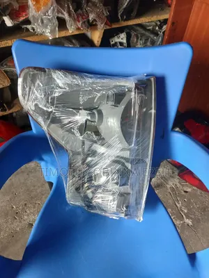 Tail Light Toyota Tundra 2010 Pair Available