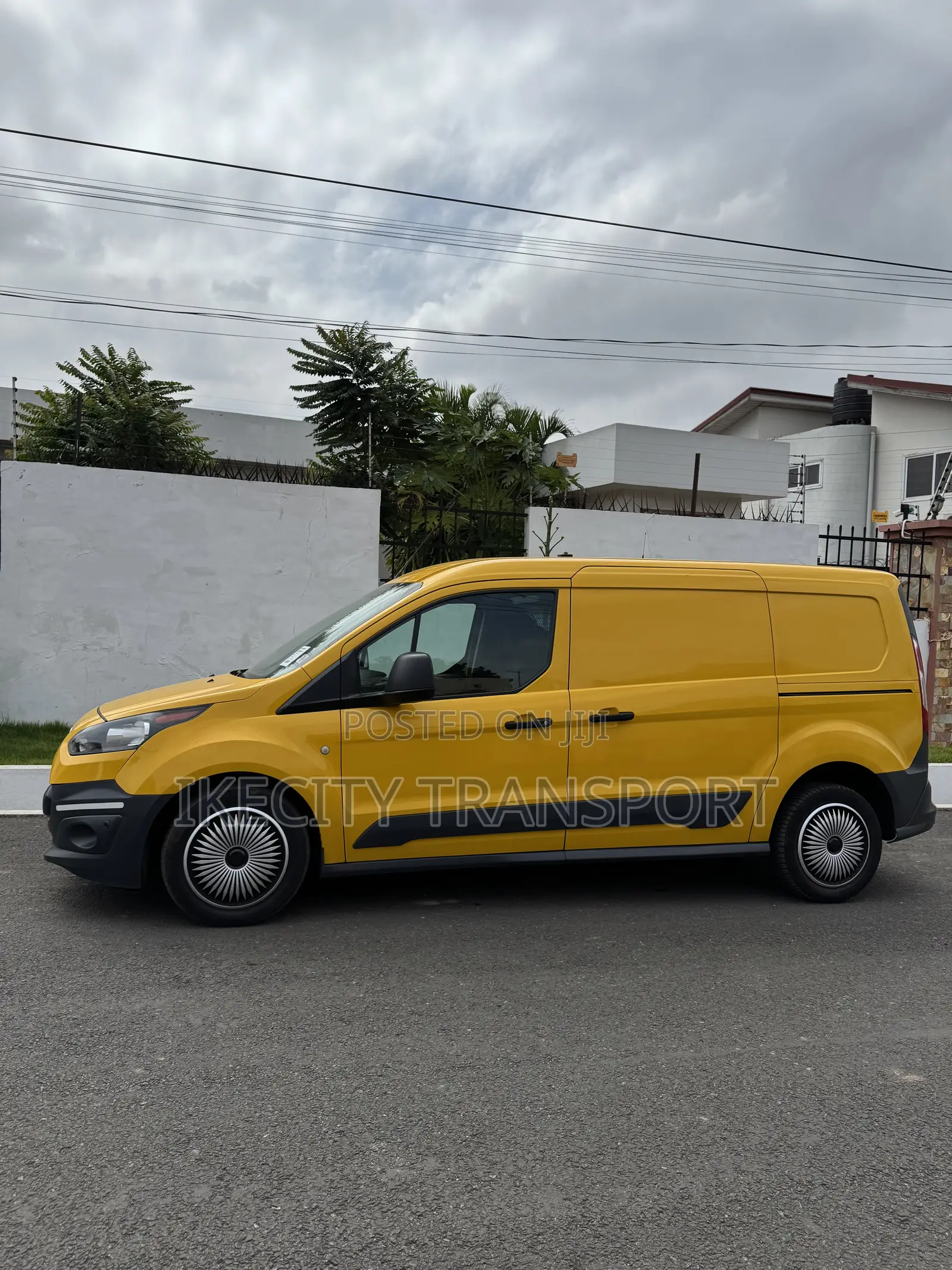 Ford Transit Crew Van 2023 Yellow