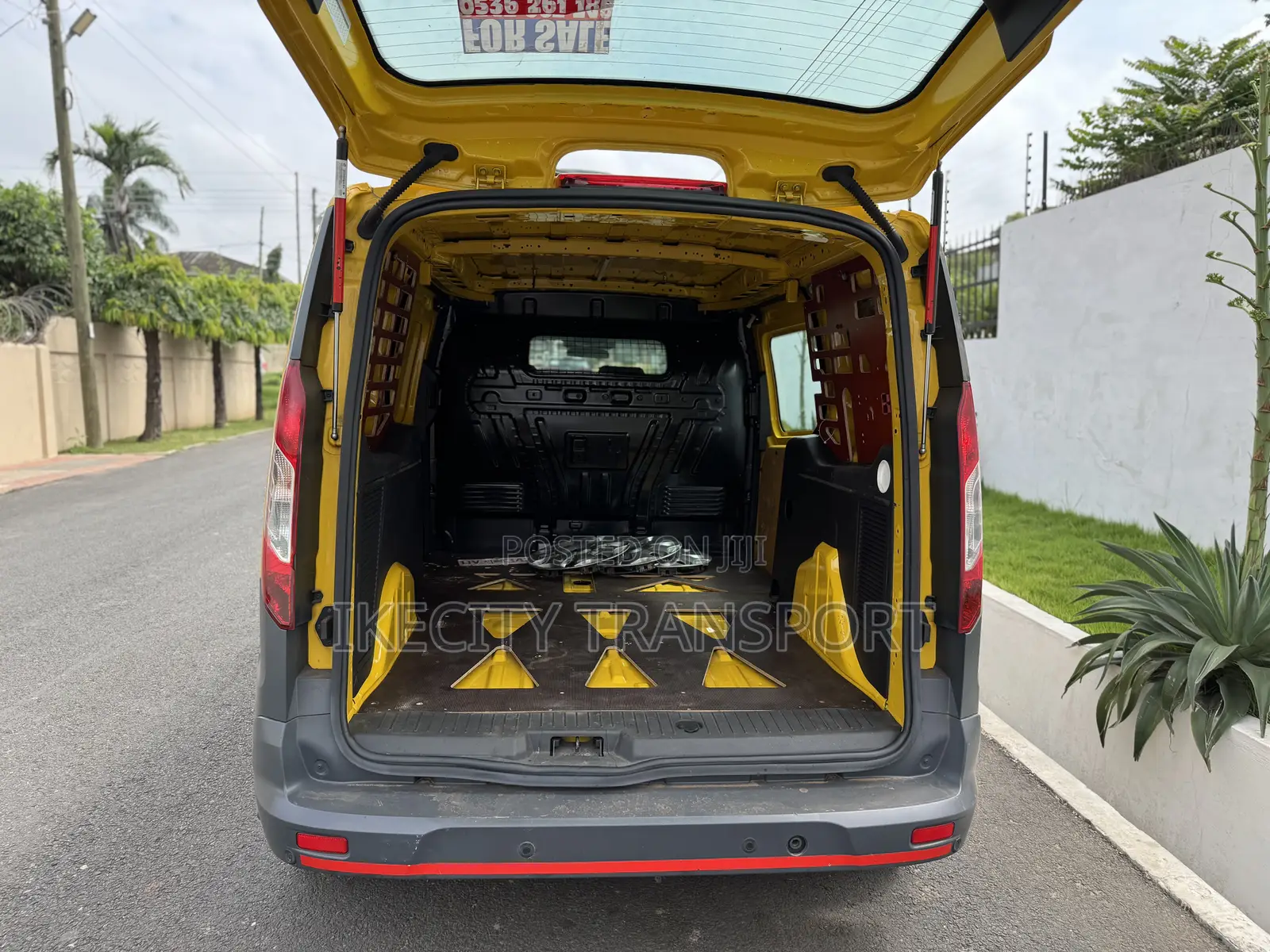 Ford Transit Crew Van 2023 Yellow