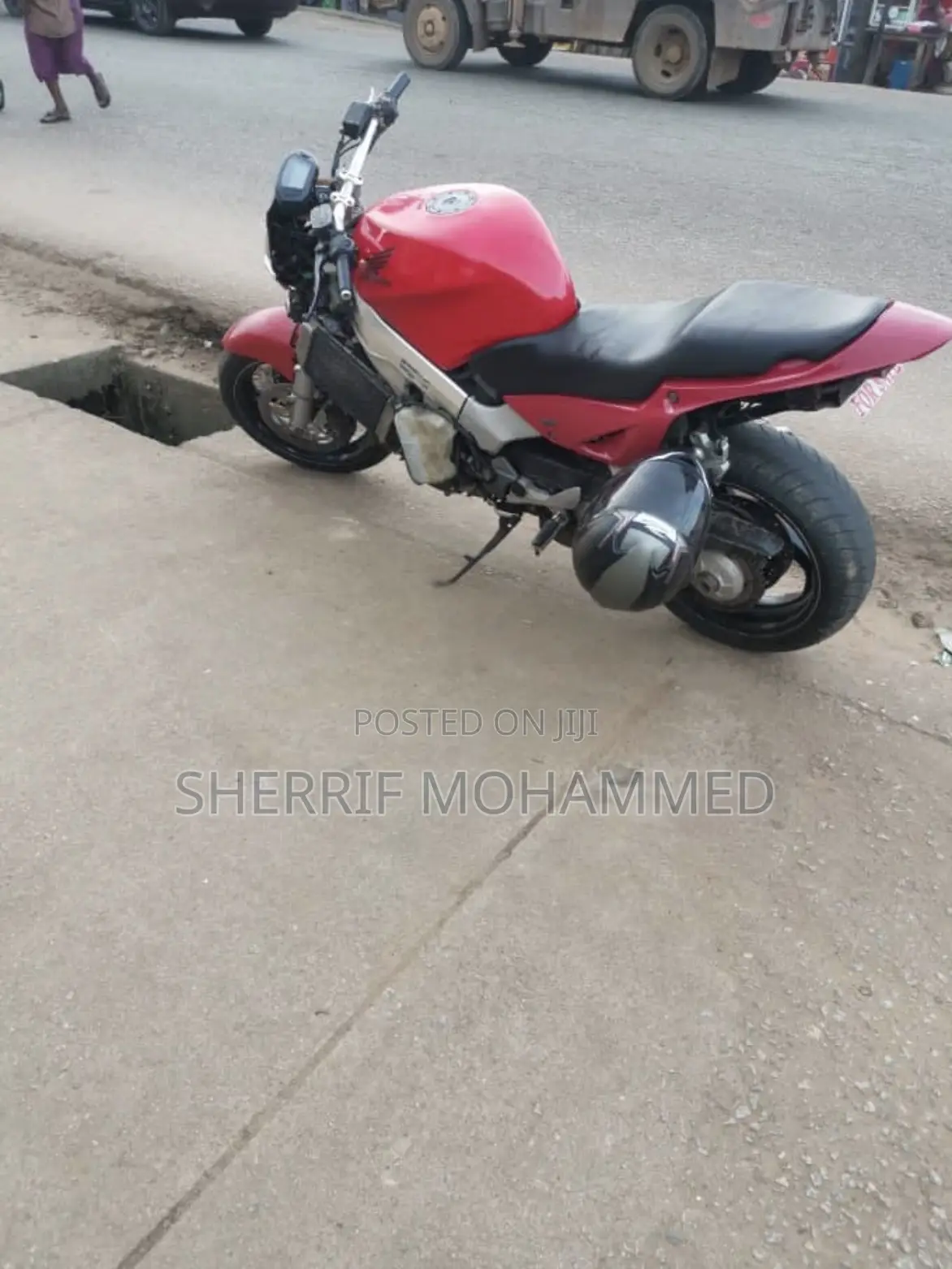 Honda VFR 700F 2014 Red