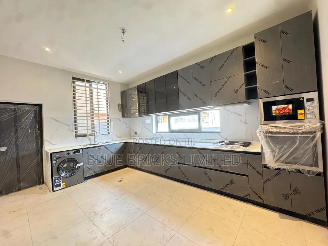 3bdrm House in Spintex, Baatsona Total for sale