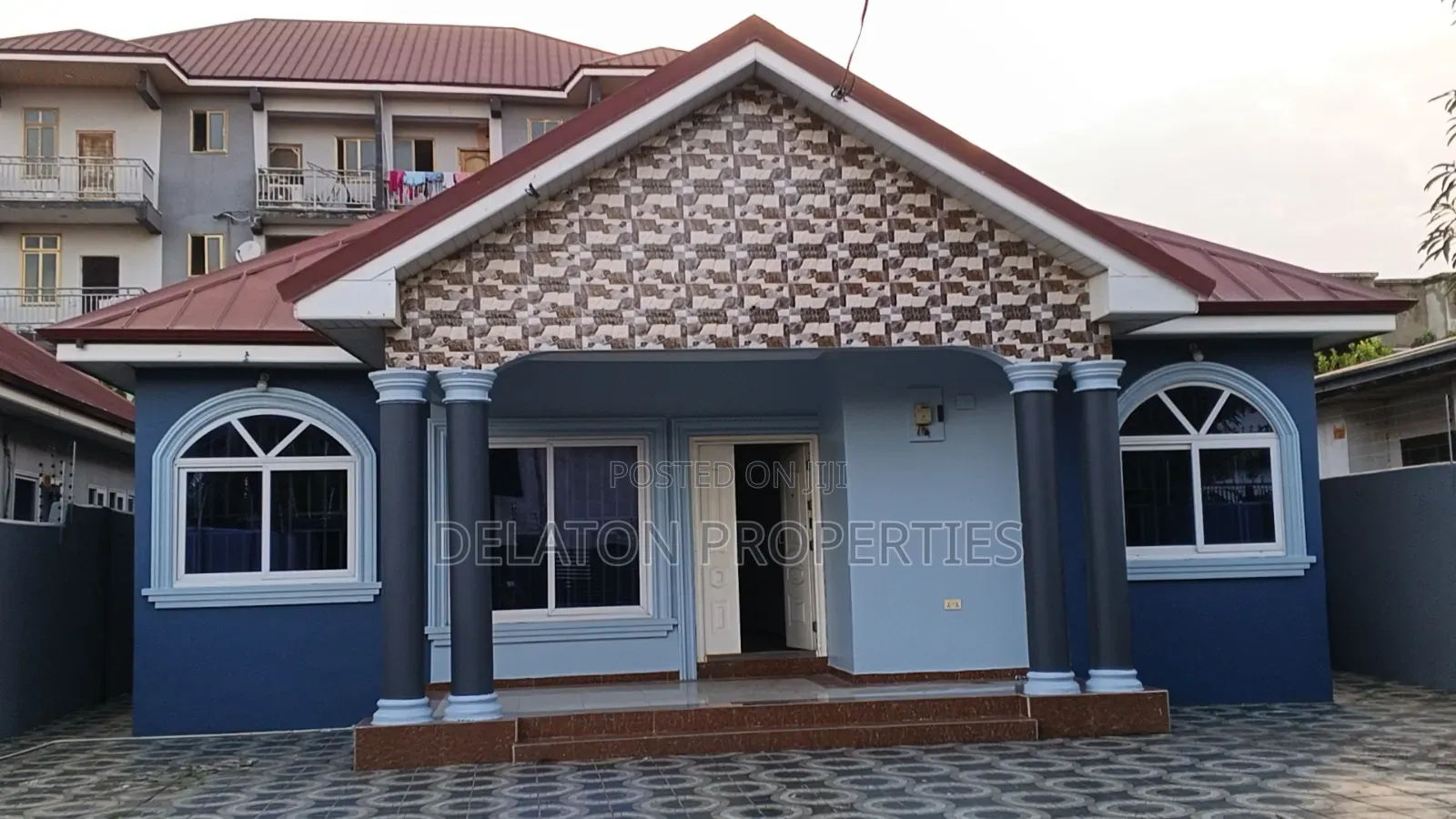 3bdrm House in Baatsona Total for rent