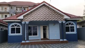 3bdrm House in Baatsona Total for rent