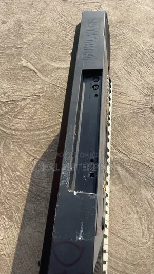 Yamaha PSR-175 Portatone Electronic Keyboard