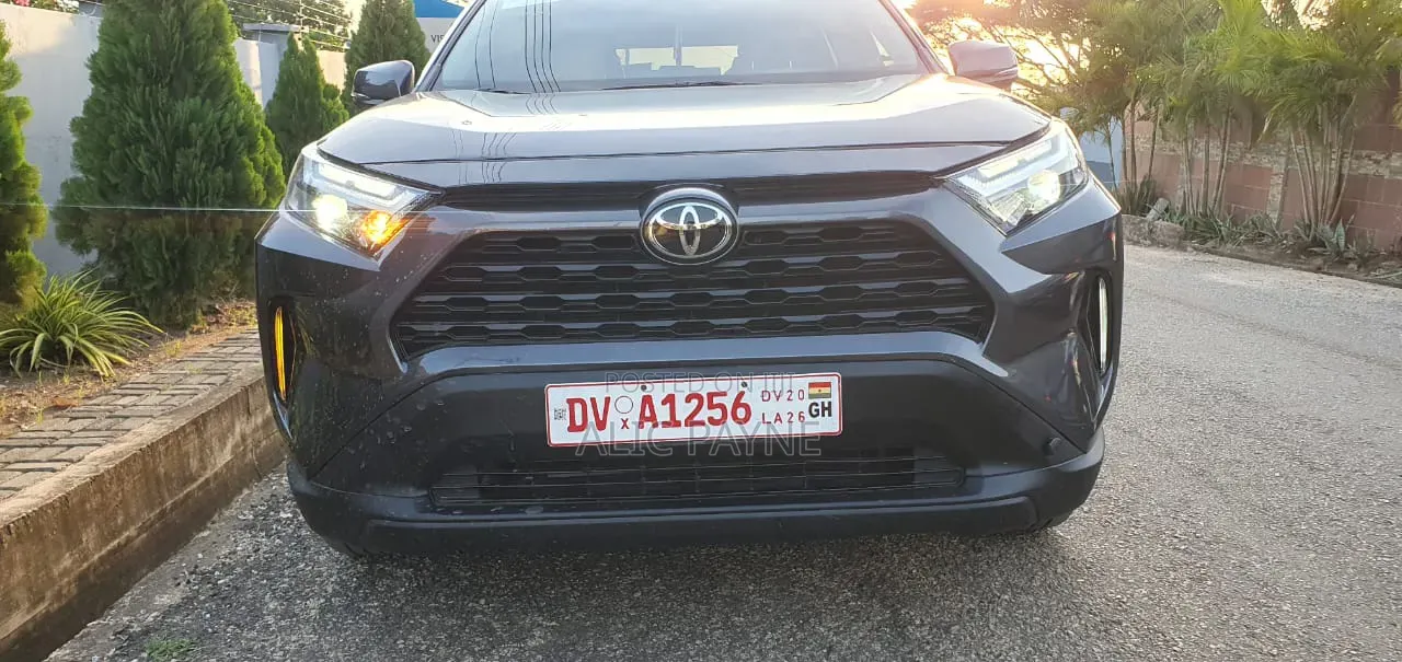 Toyota RAV4 2025 Gray