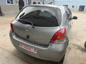 Toyota Yaris 2010 Gray