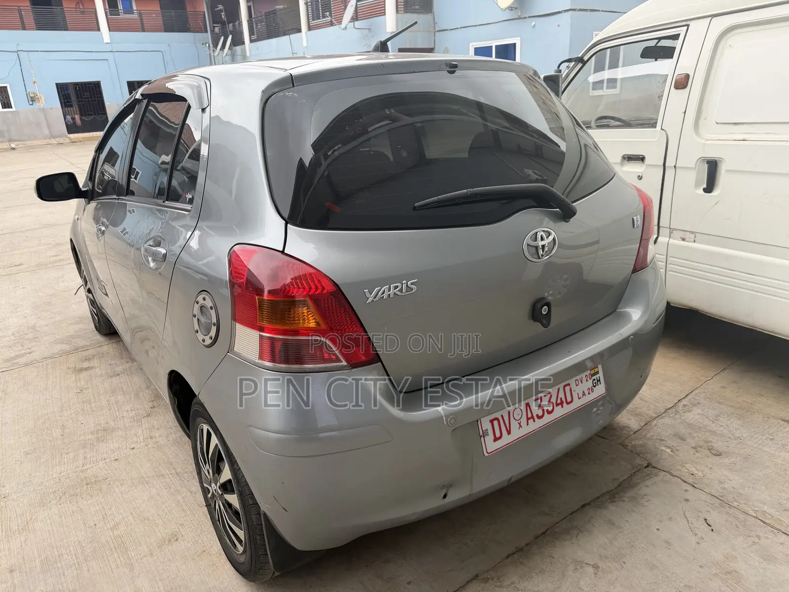 Toyota Yaris 2010 Gray
