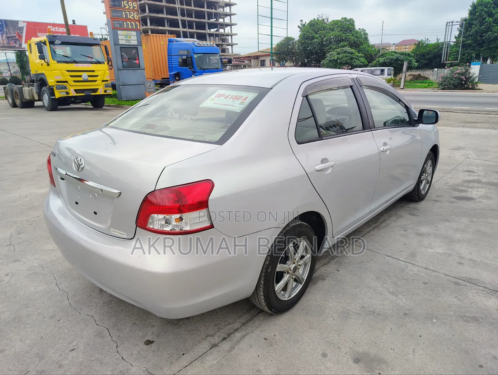 Toyota Belta 2010 Silver