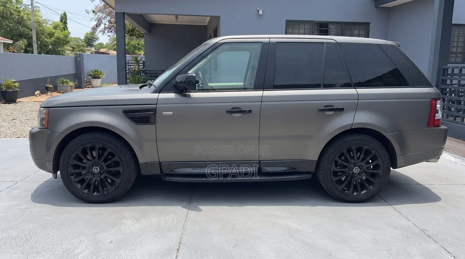 Land Rover Range Rover Sport Autobiography 4x4 (5.0L 8cyl 6A) 2012 Gray
