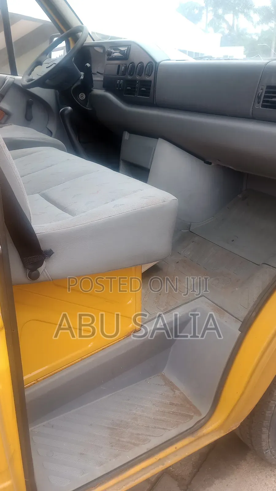 Mercedes-Benz Sprinter 2001 Yellow