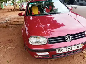 Volkswagen Golf 2000 Red