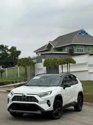 Toyota RAV4 2021 White