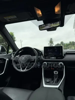 Toyota RAV4 2021 White