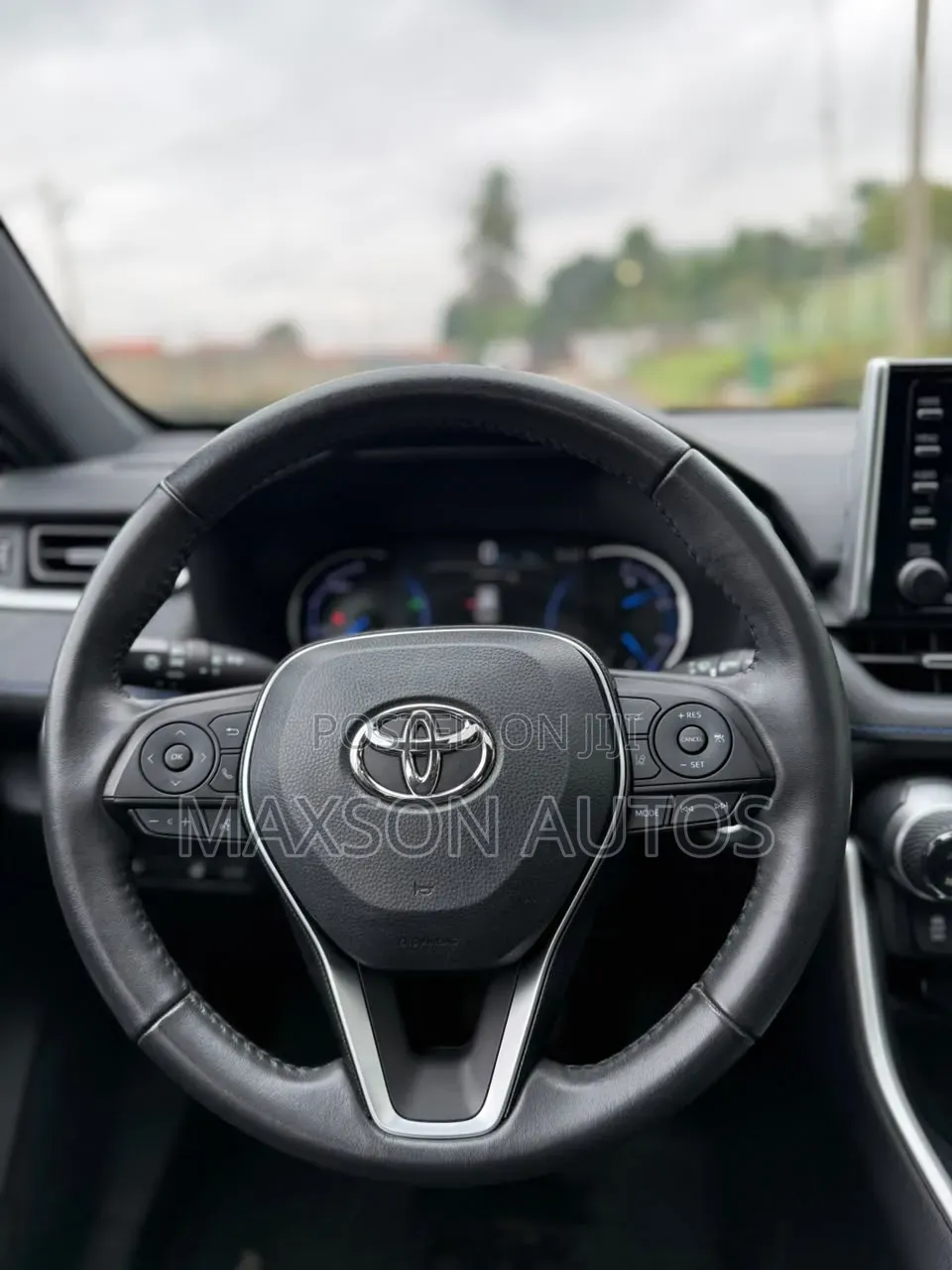 Toyota RAV4 2021 White