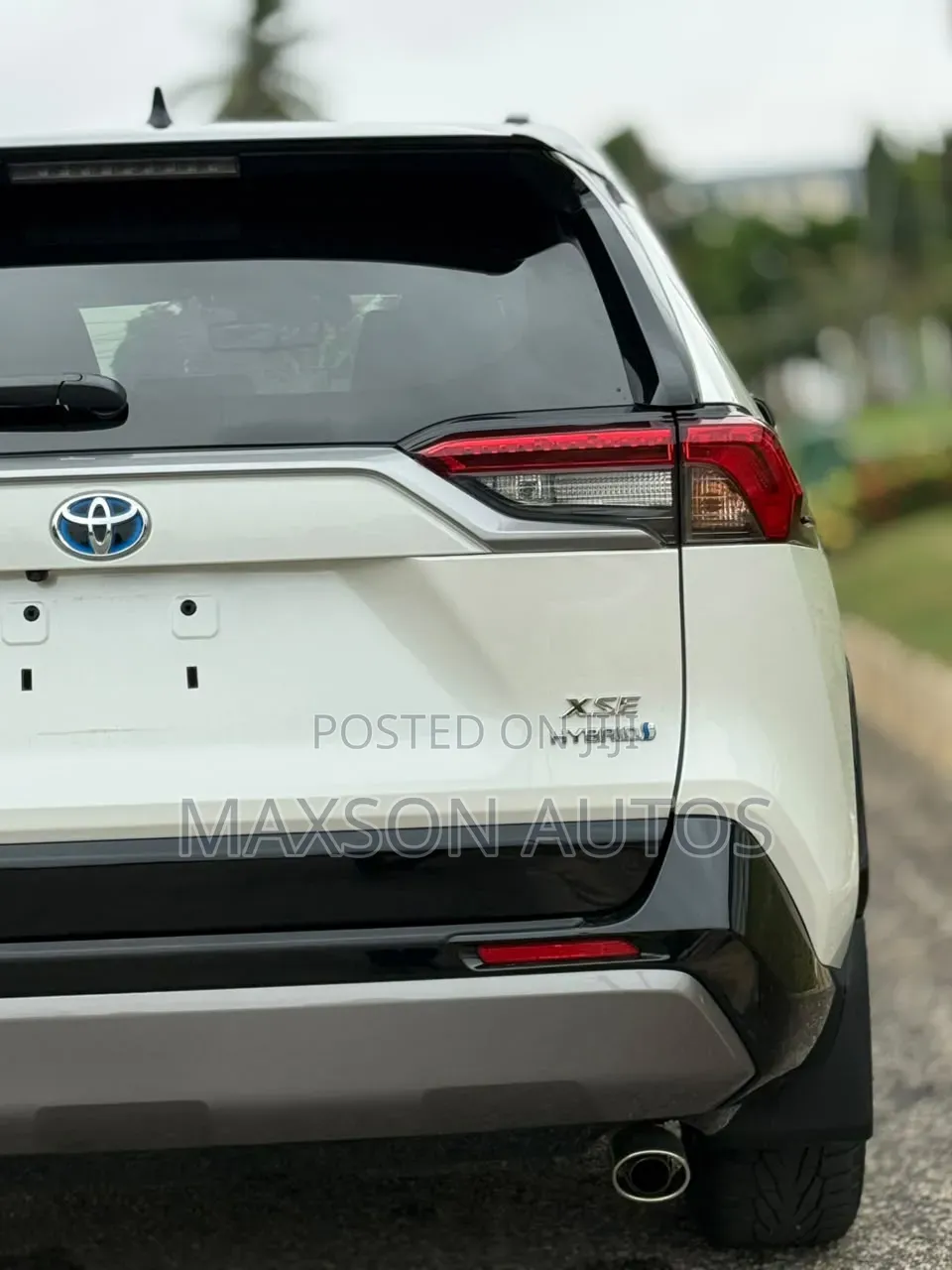 Toyota RAV4 2021 White