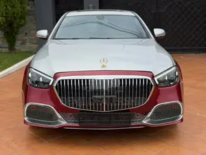 Mercedes-Benz E300 2017 Red