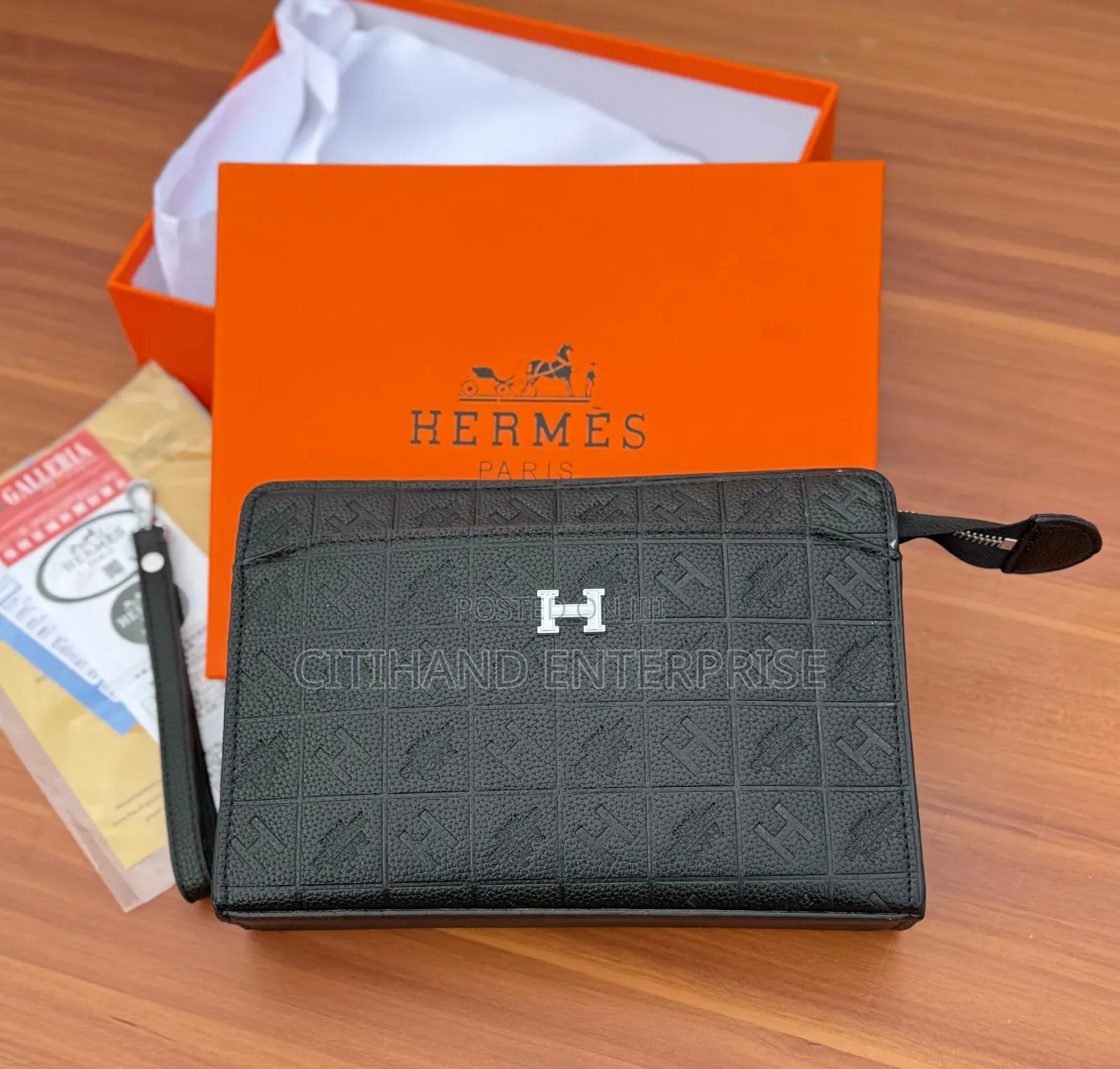 Quality Men's Clutch Bag - Durable Stylish!!