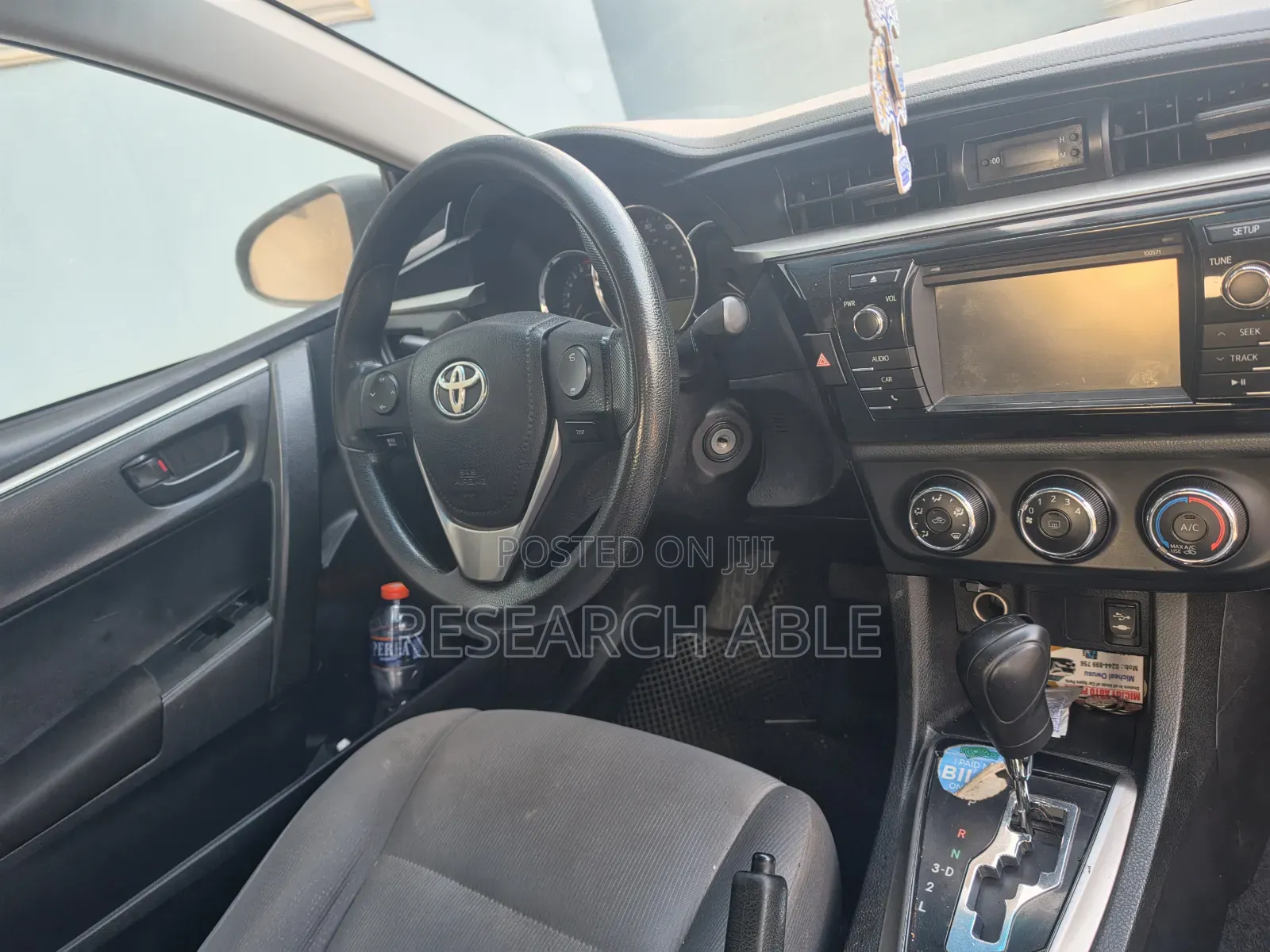 Toyota Corolla LE 4dr Sedan (1.8L 4cyl CVT) 2014 Silver