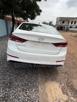 Hyundai Elantra 2017 White