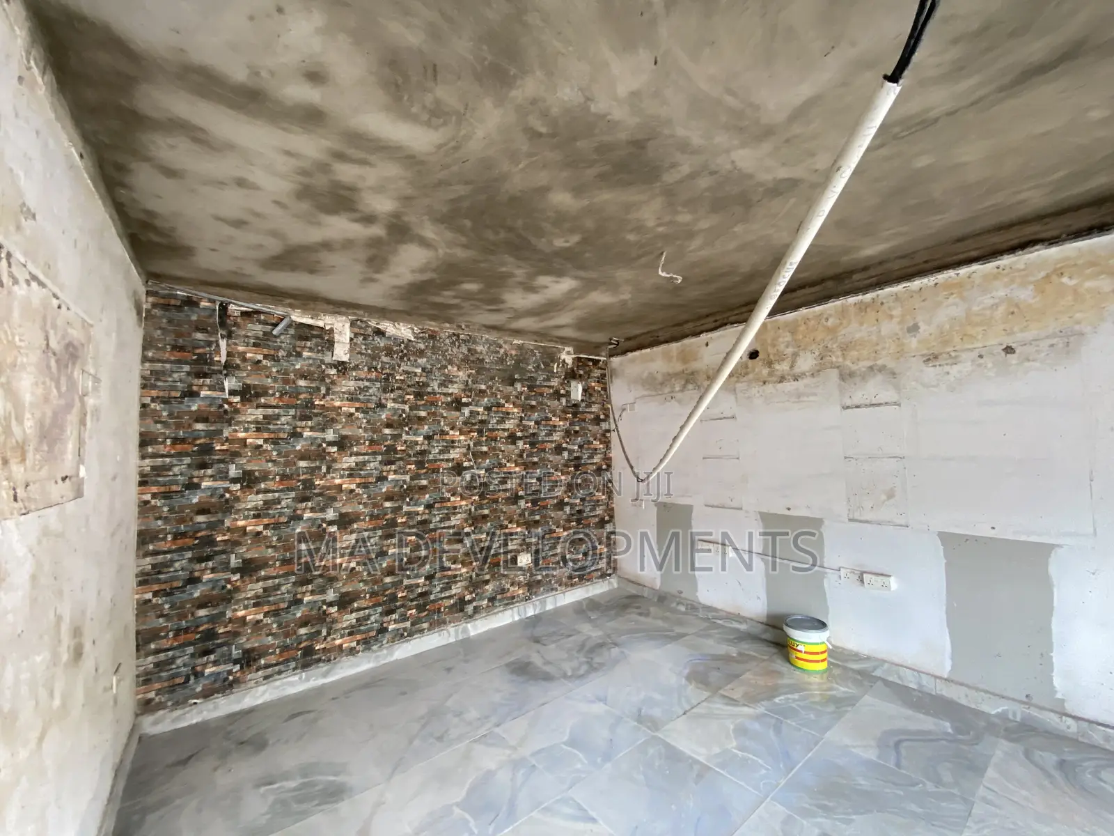 Shop for Rent at Chantain