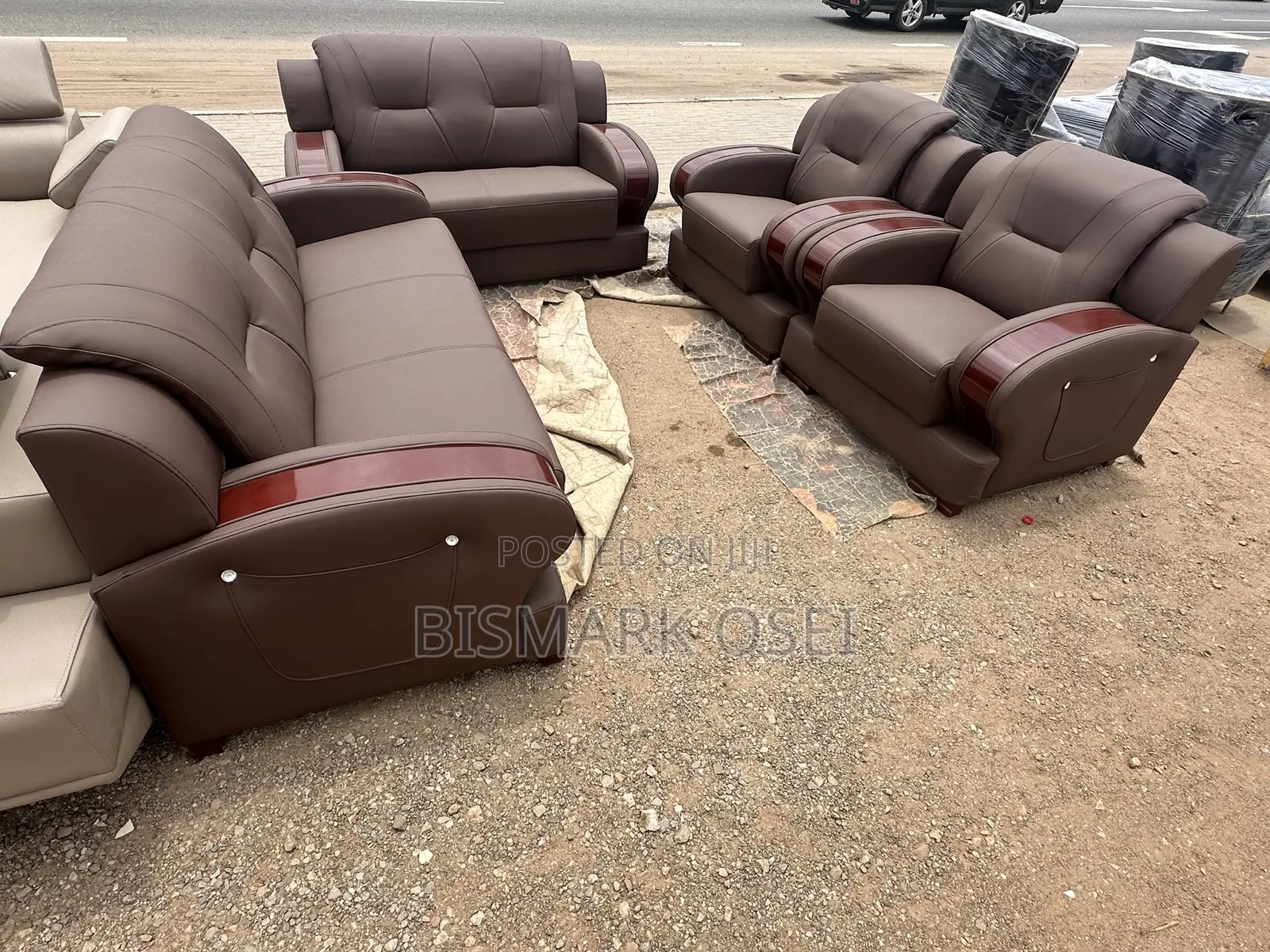 Royal Comfortable Sofa Set, With a Wooden Designed