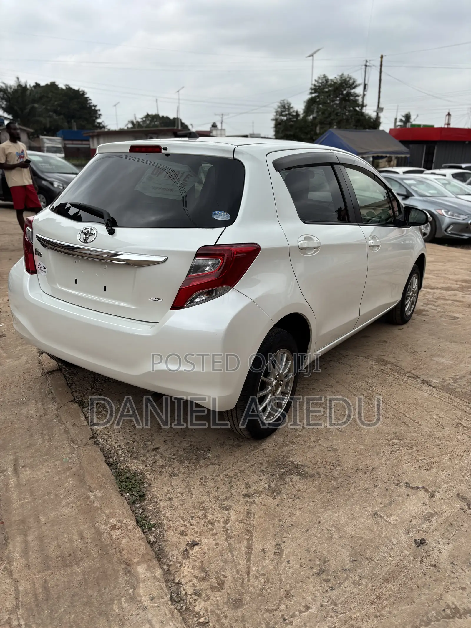 Toyota Vitz 1.3 AWD 5dr 2015 White