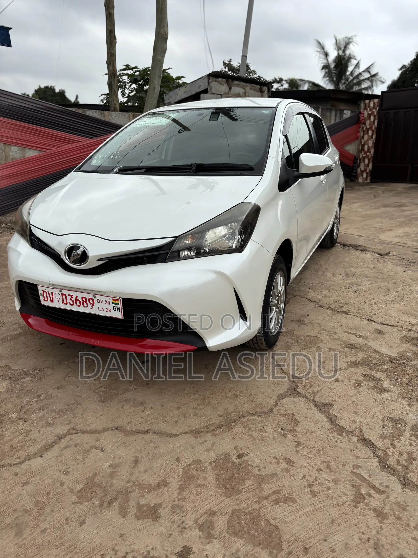 Toyota Vitz 1.3 AWD 5dr 2015 White
