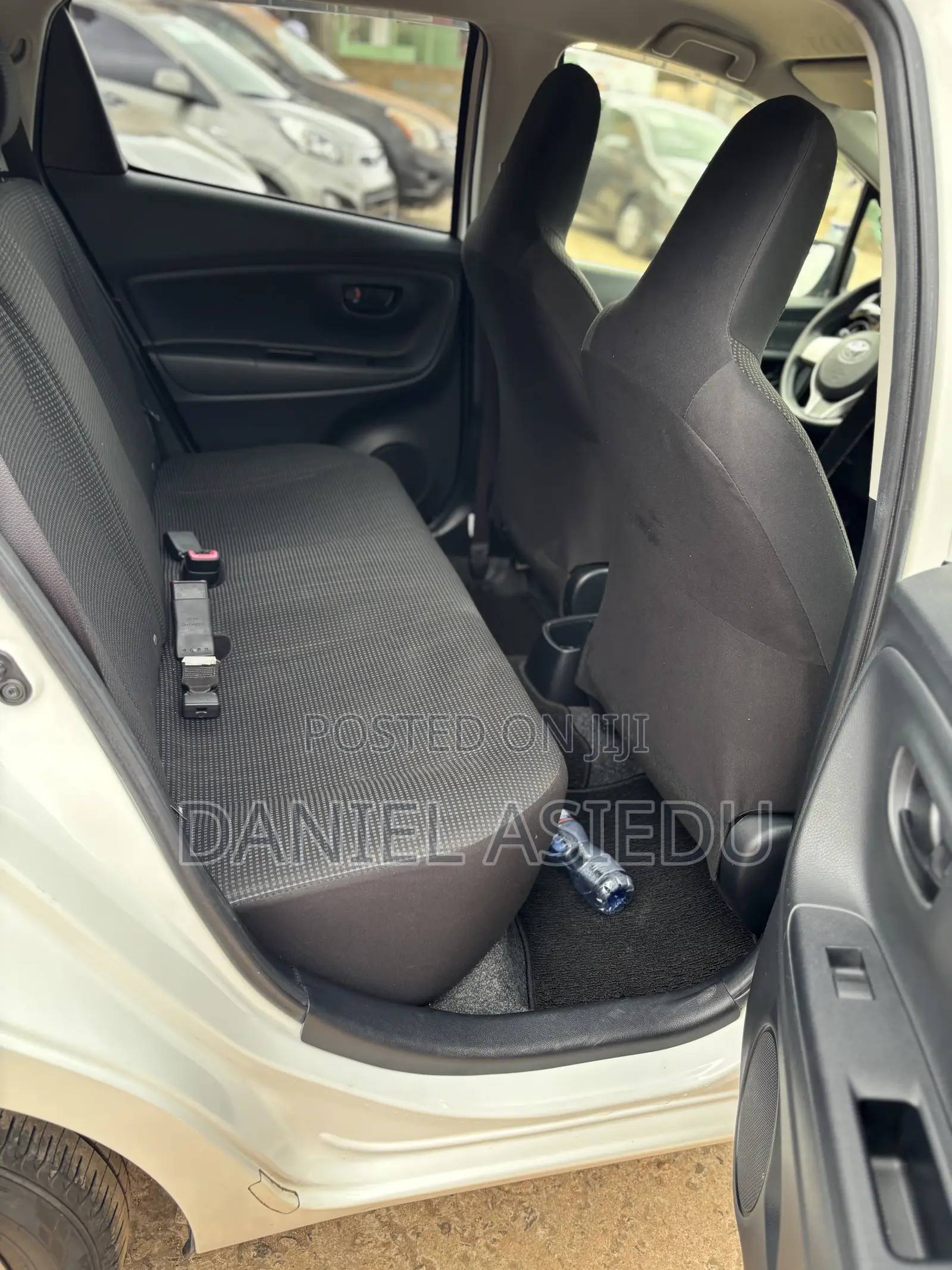 Toyota Vitz 1.3 AWD 5dr 2015 White
