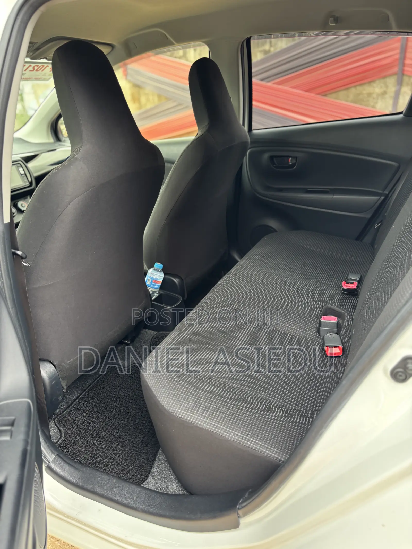 Toyota Vitz 1.3 AWD 5dr 2015 White