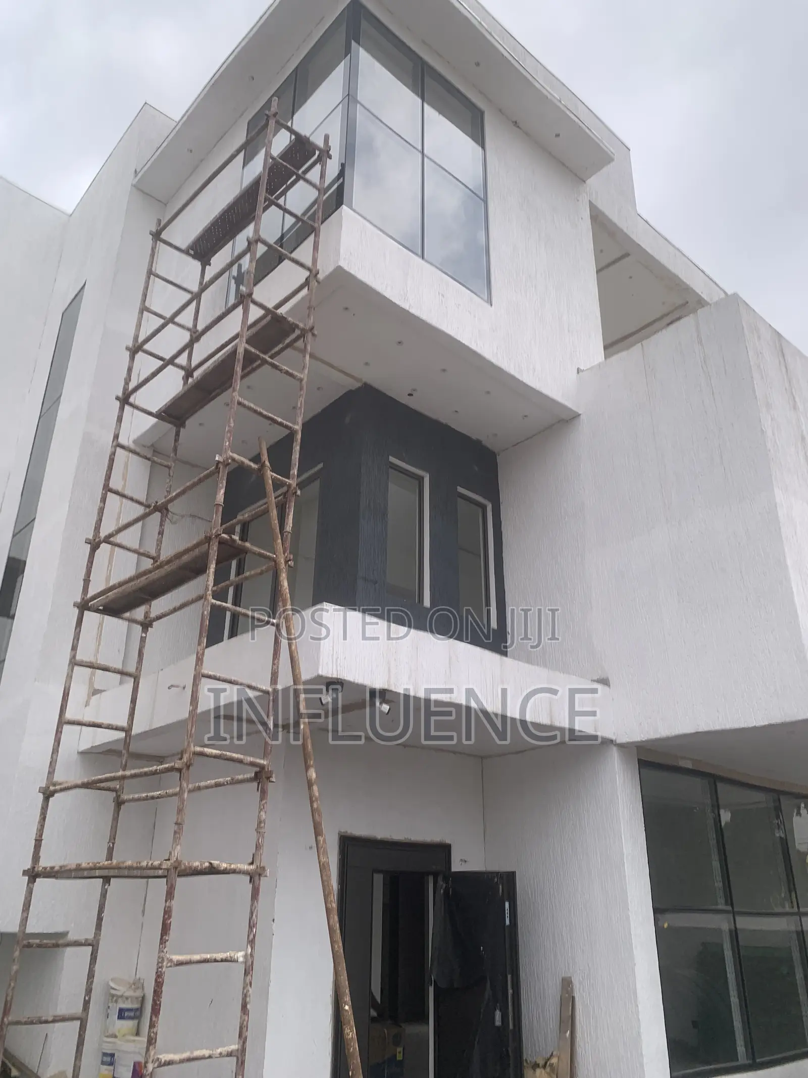 5bdrm House in Adjirigano, East Legon for sale