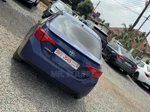 Toyota Corolla 2018 Blue