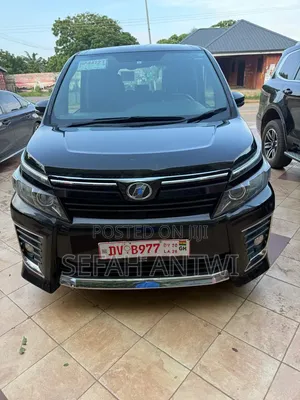 Toyota Voxy 2015 Black