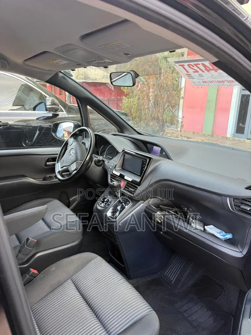Toyota Voxy 2015 Black