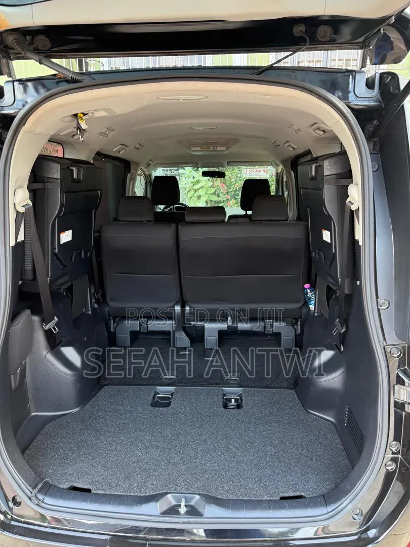 Toyota Voxy 2015 Black