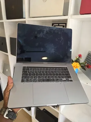 Laptop Apple MacBook 2019 16GB Intel Core i9 SSD 1T