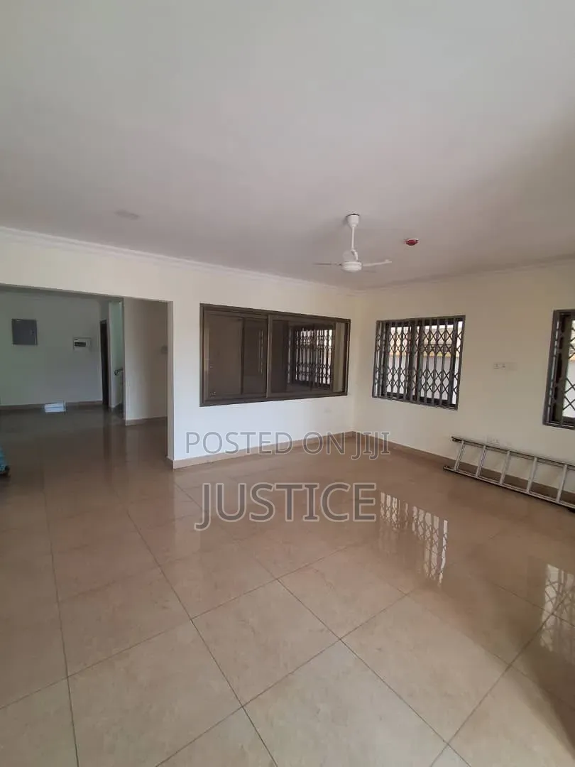 3bdrm House in West Legon, Police Station for rent