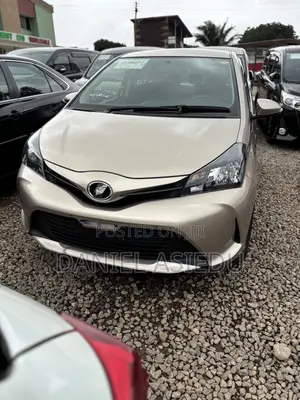 Toyota Vitz 1.3 AWD 3dr 2015 Gold