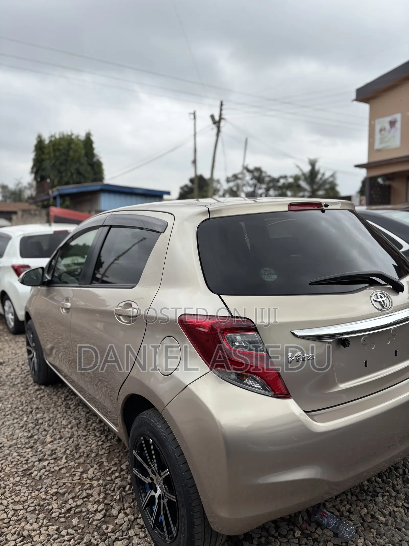 Toyota Vitz 1.3 AWD 3dr 2015 Gold