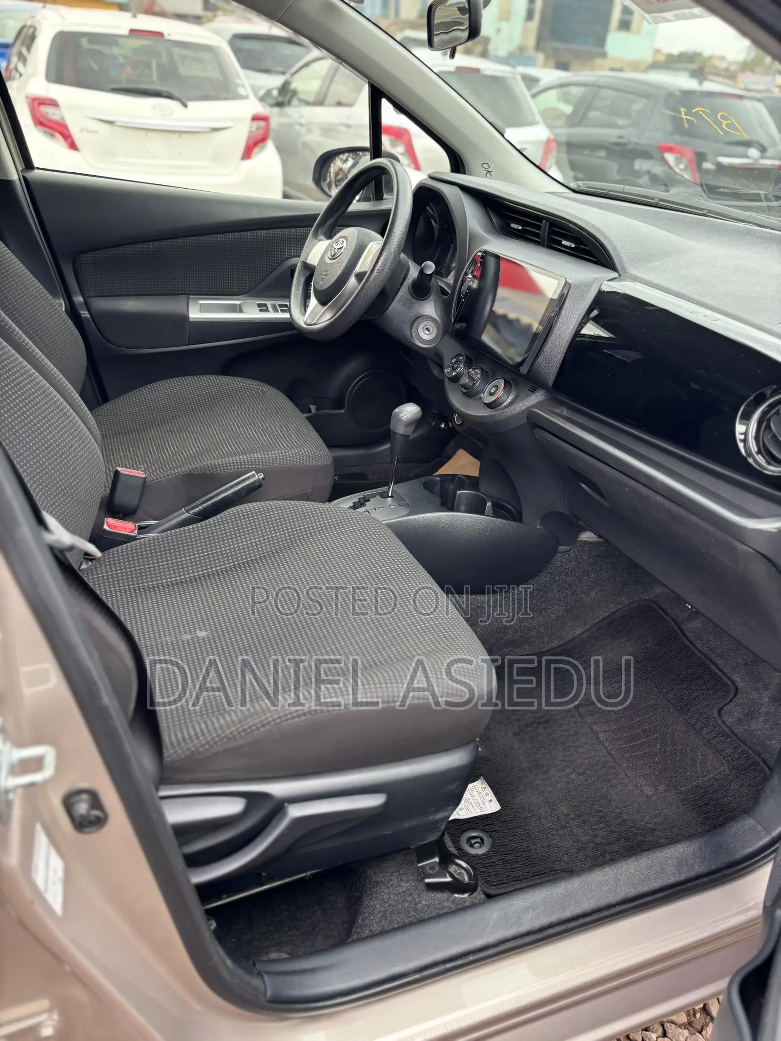 Toyota Vitz 1.3 AWD 3dr 2015 Gold