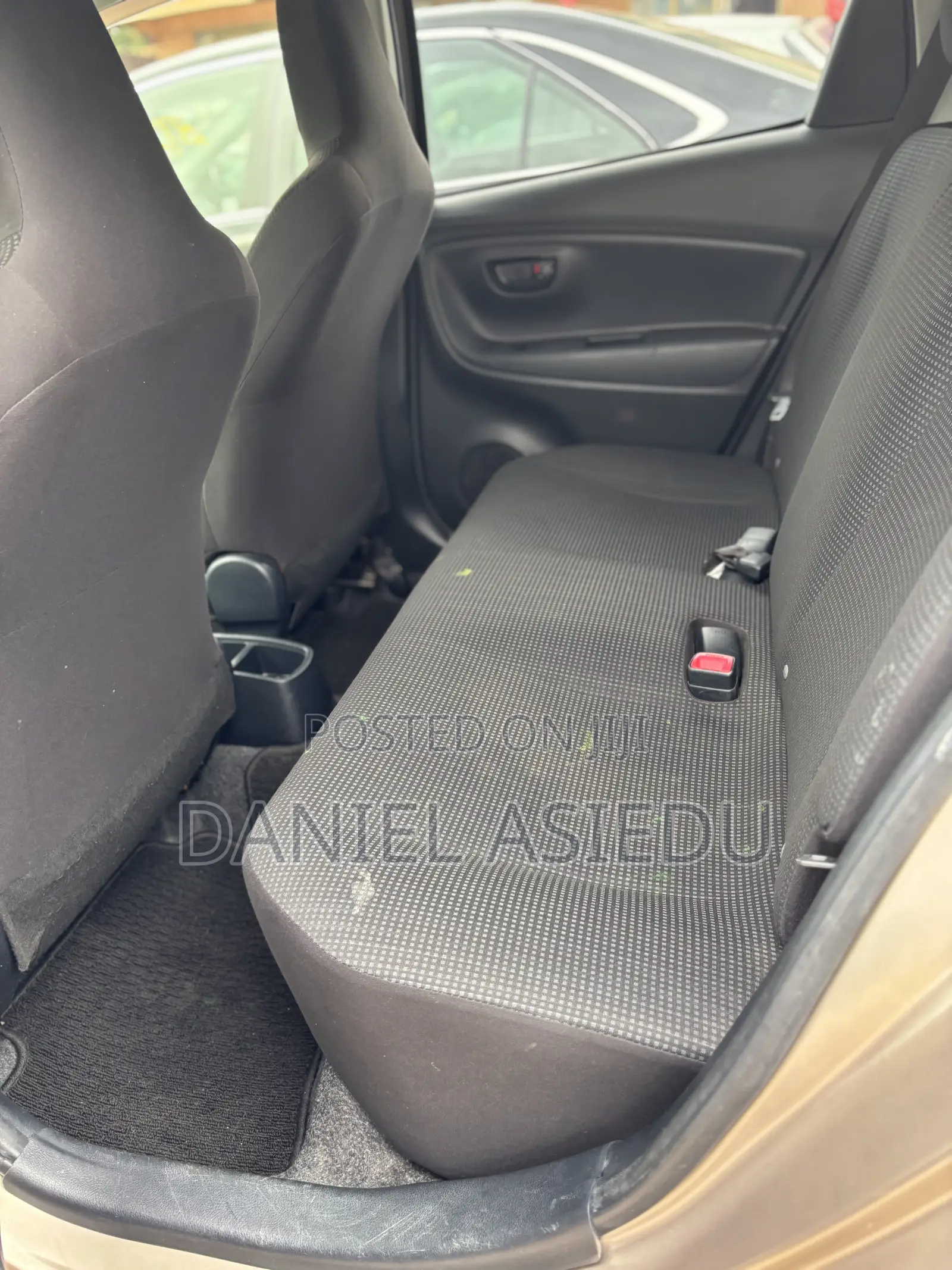 Toyota Vitz 1.3 AWD 3dr 2015 Gold