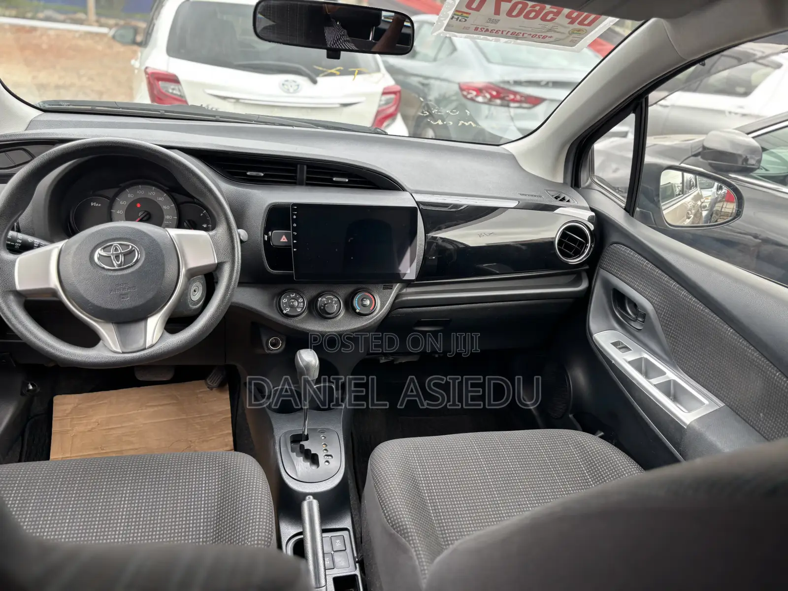 Toyota Vitz 1.3 AWD 3dr 2015 Gold